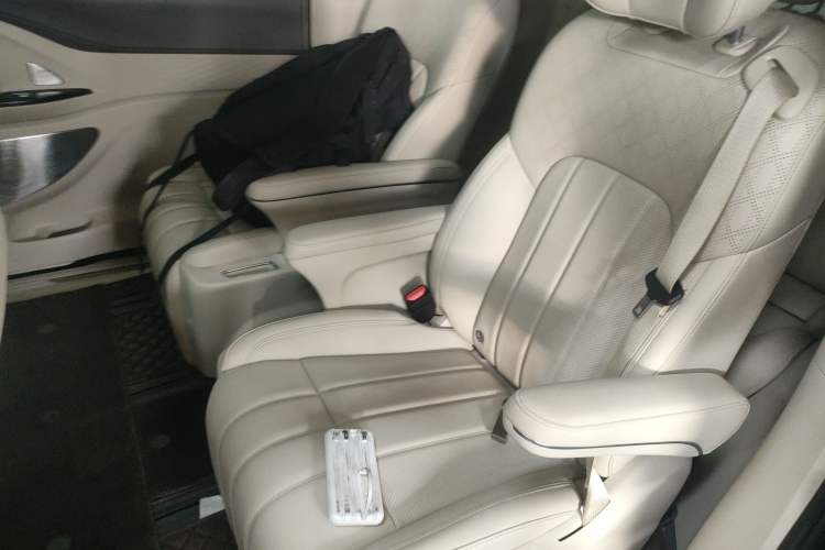 Used VOYAH Dream 2024 PHEV Extended-Range Premium Edition
