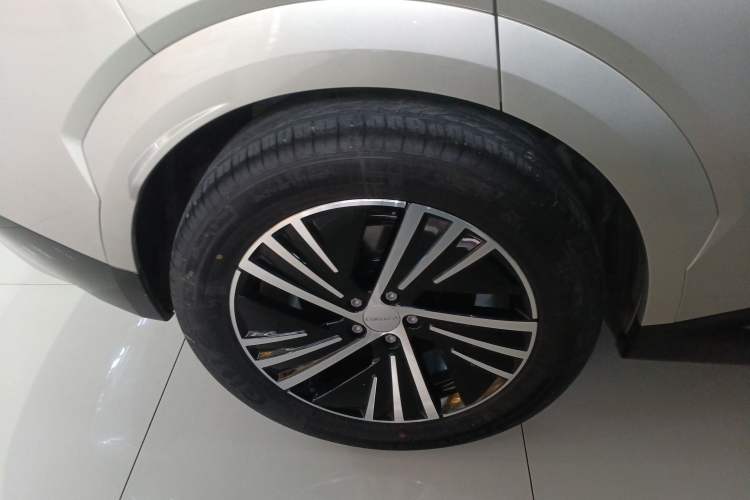 Used Lynk & Co 08 EM-P 2025 120km Long-Range Pro
