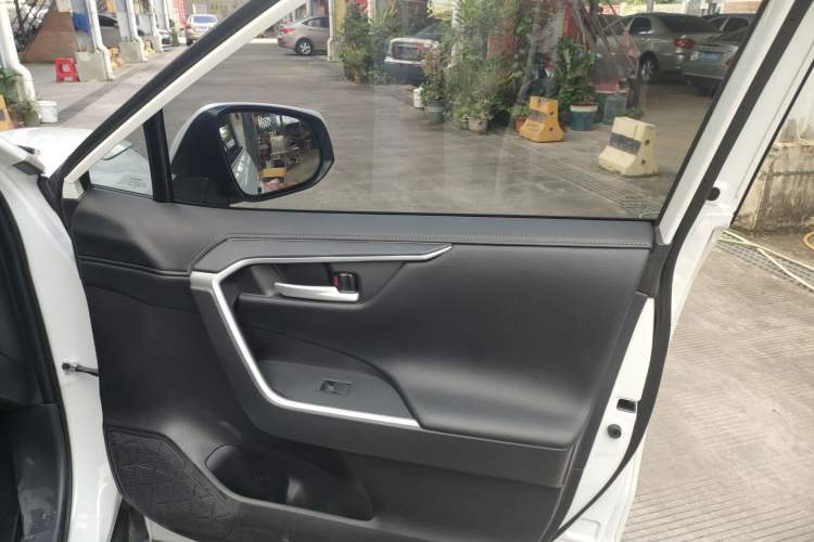 Used Toyota Wildlander 2023 2.0L CVT Two-Wheel Drive Urban Edition
