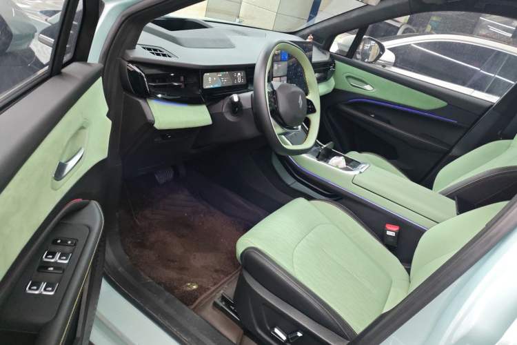 Used Livan Livan 7 2023 605km Hunter Light