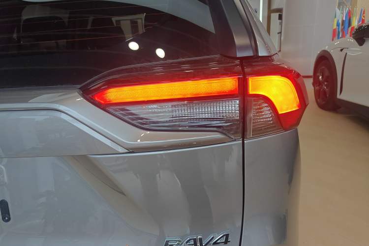 Used Toyota RAV4 2022 2.0L CVT Two-Wheel Drive Fashion Plus Edition
