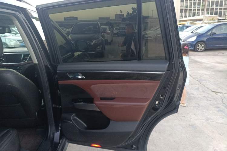 Used GAC Trumpchi GS8 2017 320T Two-Wheel Drive Luxury Smart Connectivity Version (7 Seats)
