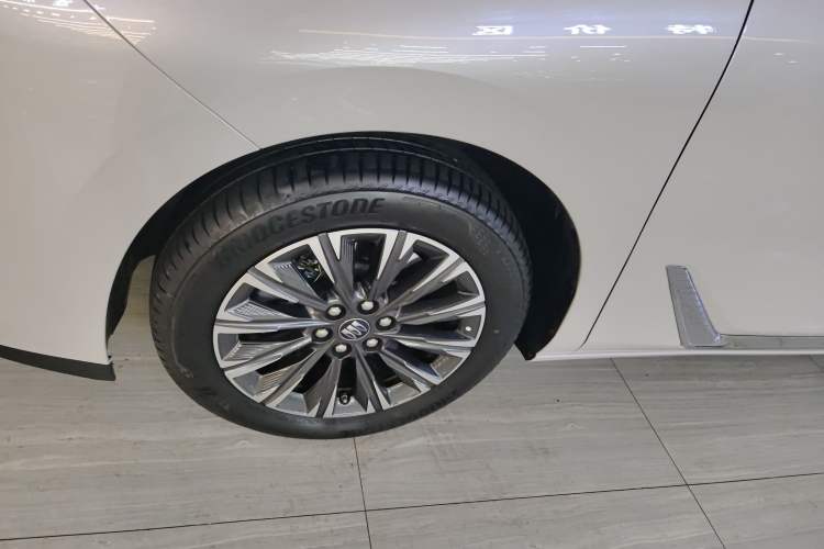 Used Buick GL8 2025 Lu Zun Deluxe Edition