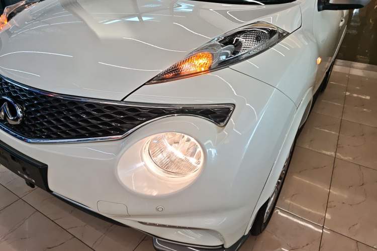 Used Infiniti ESQ 2014 1.6L Spontaneous Edition
