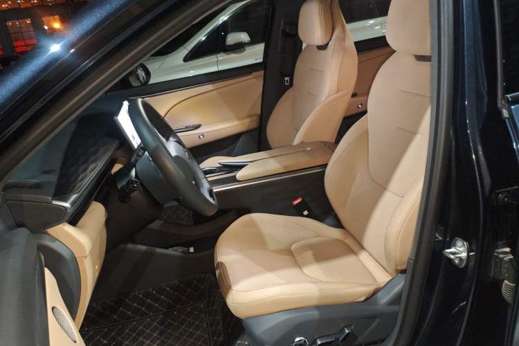 Used ARCFOX Alpha T5 2025 520 PRO
