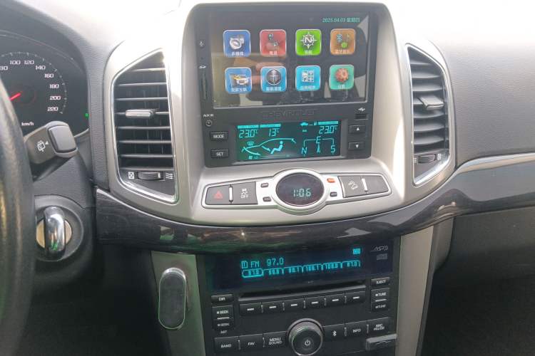 Used Chevrolet Captiva 2017 2.4L 4x4 Flagship Edition 7-Seater
