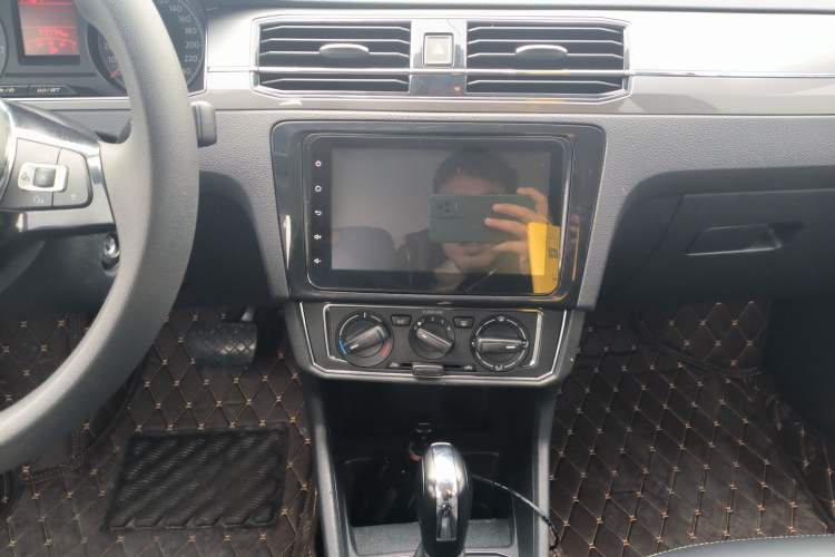 Used Volkswagen Santana 2016 1.6L Automatic Comfort Edition
