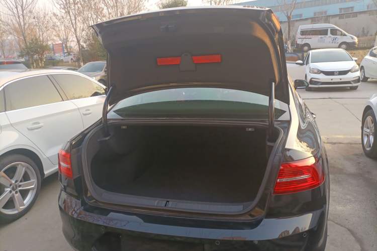 Used Volkswagen Magotan 2018 330TSI DSG Advanced Model
