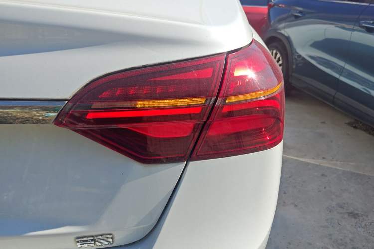 Used Geely Auto Emgrand 2019 Leading Edition 1.5L CVT Upward Asian Games Edition China VI
