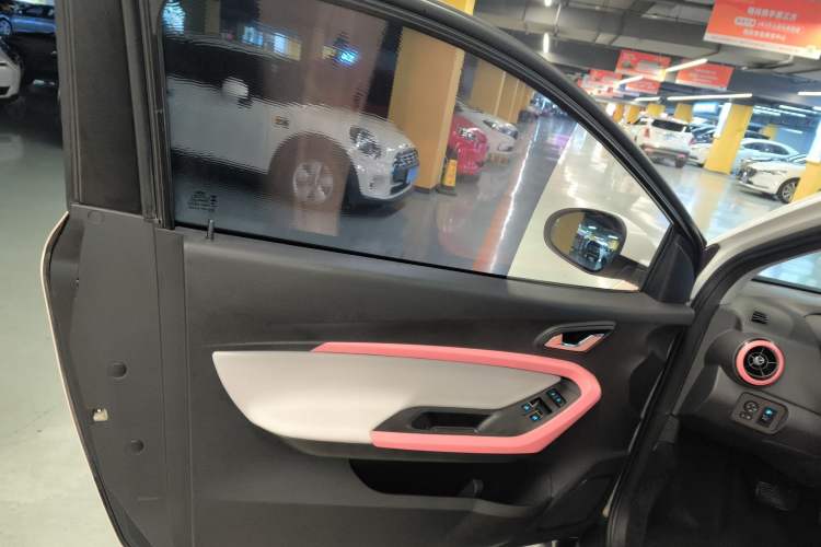 Used Chery Little Ant 2022 Revised Version Sweet Pink Edition Half-Sugar Version Lithium Iron Phosphate 30.7 kWh 30 kW 301 km