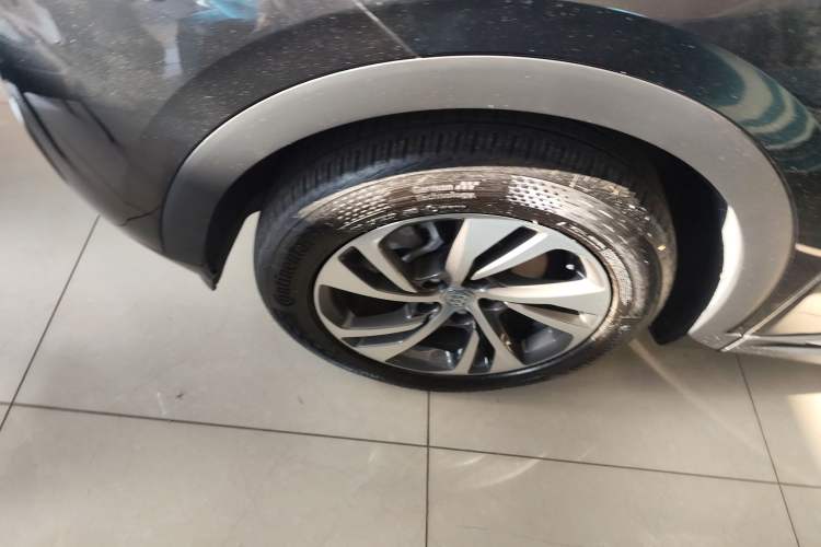 Used Buick Envision 2020 Encore S 652T Two-Wheel Drive Luxury Model
