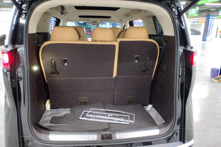 Used Denza D9 2024 DM-i 980 Four-Wheel Drive Prestige Model
