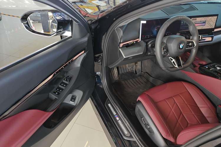 Used BMW 5 Series 2025 525Li M Sport Package
