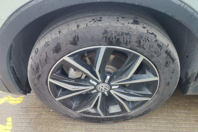 Used Volkswagen Tiguan L 2019 Revised 330TSI Automatic Two-Wheel Drive Smart & Luxury Edition China VI Standard