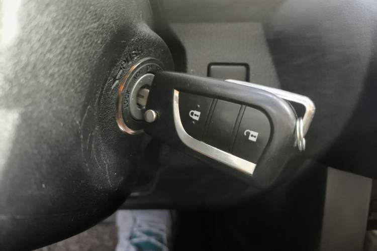 Used Toyota RAV4 2015 2.0L CVT Two-Wheel Drive Fashion Edition