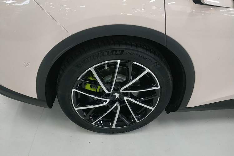 Used ARCFOX Alpha S5 2024 708MAX 200kW
