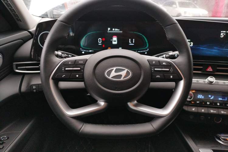 Used Hyundai Elantra 2023 1.5L CVT LUX Prestige Edition