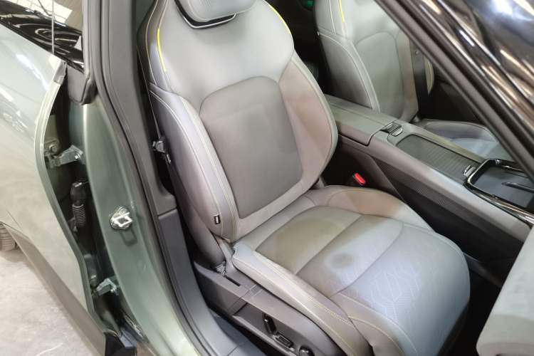 Used Lynk & Co 08 EM-P 2023 220km All-Wheel-Drive Performance Halo
