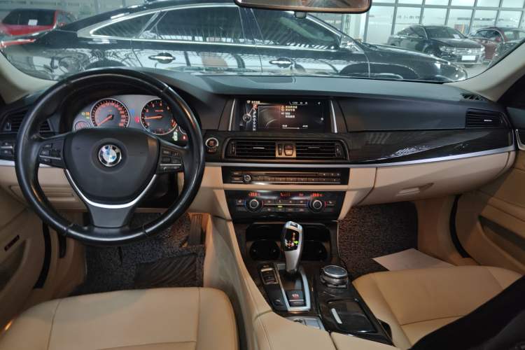 Used BMW 5 Series 2014 525Li Luxury Design Package
