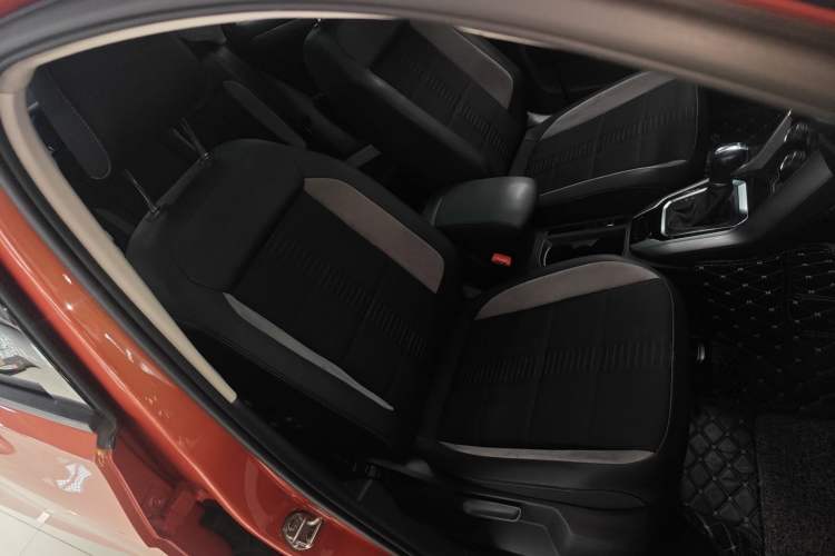 Used Volkswagen T-ROC 2018 230TSI DSG Two-Wheel Drive Advanced Version China V Standard