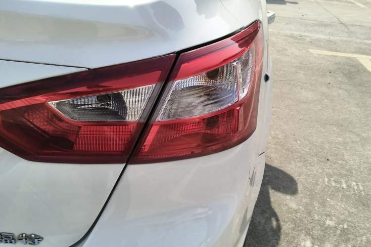 Used Ford Focus 2012 Sedan 1.6L Manual Fashion Edition
