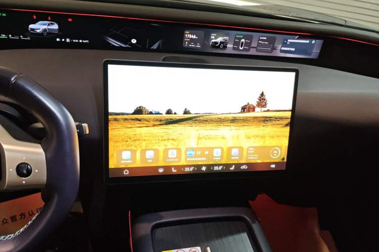 Used  07 2024 Max Extended-Range Edition
