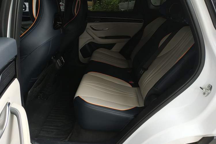 Used BYD Song PLUS New Energy 2024 HONOR Edition DM-i 110km Flagship PLUS
