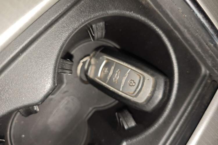 Used Geely Auto Emgrand X7 Sport 2018 1.8TD Automatic Two-Wheel Drive Smart Connect 4G Internet Edition
