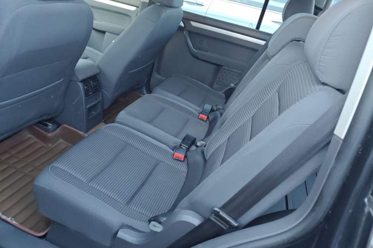 Used Volkswagen Touran 2013 1.4T Manual Fashion Edition 5 Seats
