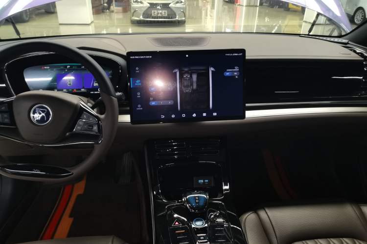 Used BYD Han 2023 DM-i Champion Edition 121KM Prestige Model
