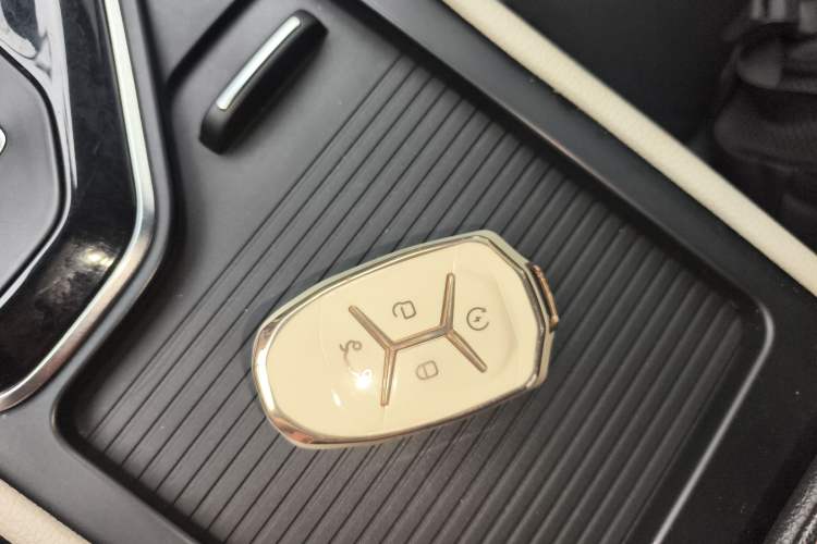 Used Lynk & Co 02 2018 1.5T DCT Two-Wheel Drive Zhaopu Version China V Standard
