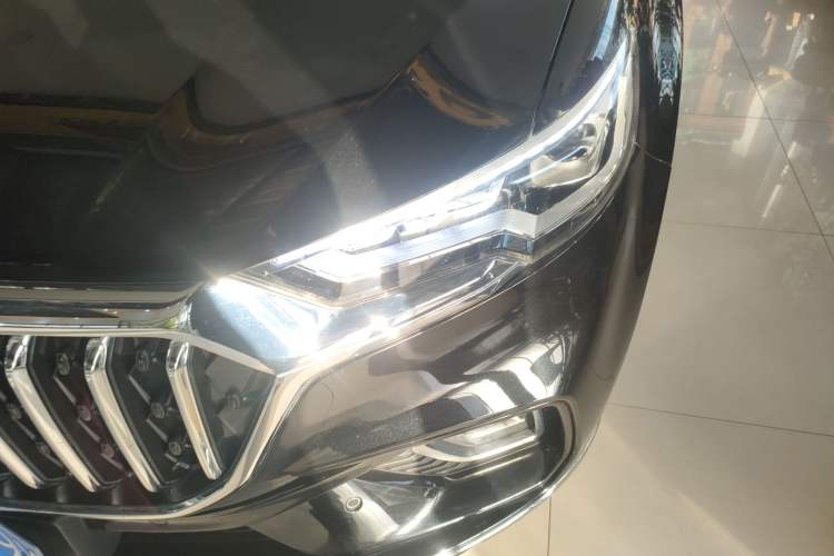 Used Hongqi HS5 2022 Revised Version 2.0T Smart Connect Flagship Edition
