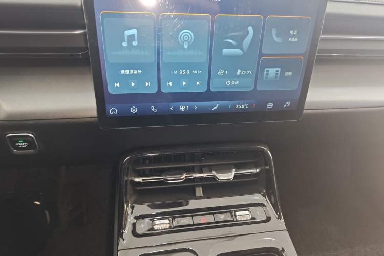 Used Wuling Xingguang 2024 Co-Creation Edition 510 Advanced Model
