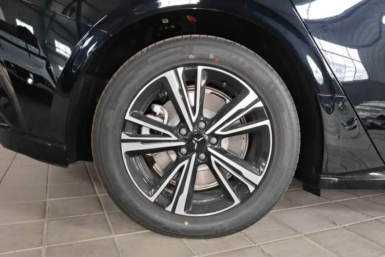 Used Hongqi EH7 2025 600 Smart Selection Edition
