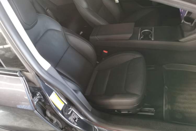 Used Tesla Model 3 2023 Rear-Wheel-Drive Version
