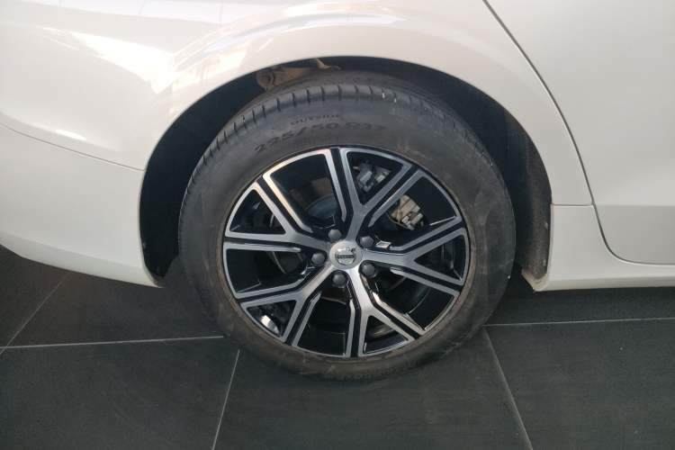 Used Volvo S60 2023 B4 Zhiyi Luxury Edition
