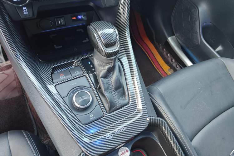 Used Toyota Wildlander 2020 Dual-Motor 2.5L E-CVT Four-Wheel Drive Luxury Edition
