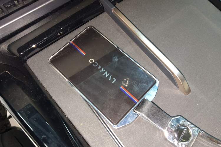 Used Lynk & Co 08 EM-P 2023 220km All-Wheel-Drive Performance Halo
