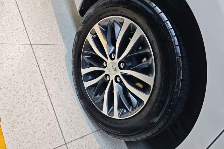 Used Buick GL8 2022 ES Landtrek 653T Luxury Edition