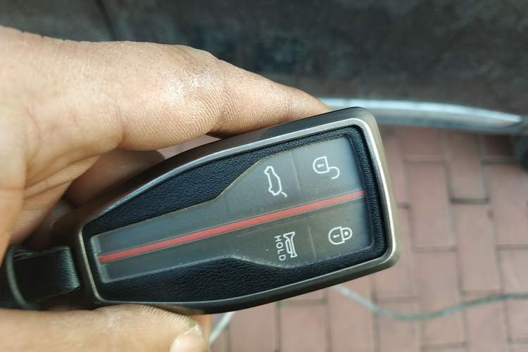 Used Hongqi HS5 2022 Revised Version 2.0T Smart Connect Flagship Edition
