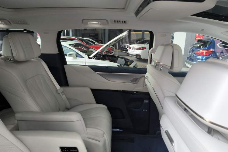 Used Buick GL8 New Energy 2024 Lu Zun Luxury Edition 7-Seater
