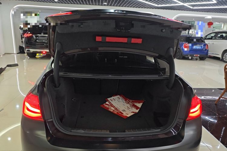 Used BMW 3 Series 2016 320Li Ambition Model
