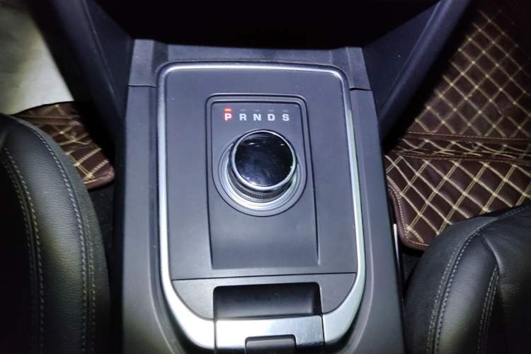 Used Land Rover Discovery Sport 2019 240 PS SE Version China VI Standard