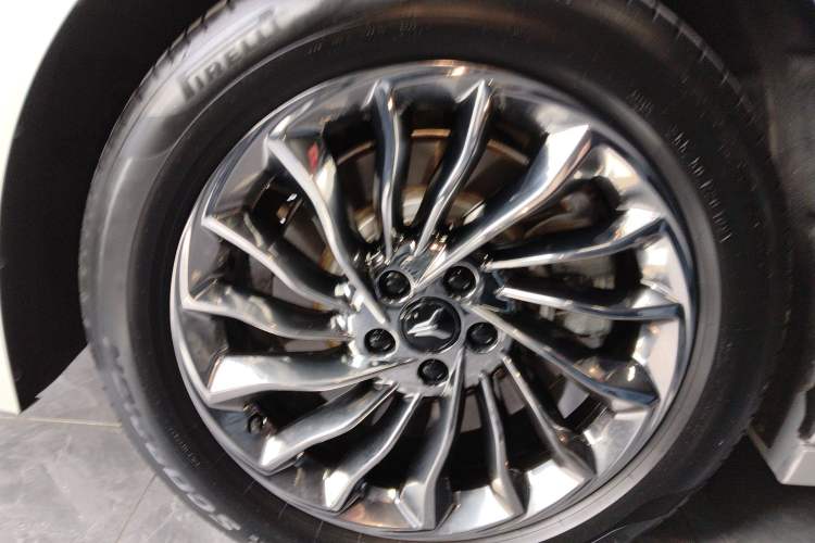 Used VOYAH Dream 2024 PHEV Ultra-Long Range Flagship Edition