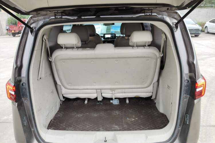 Used Buick GL8 2023 Land Executive Class Smart Enjoyment Model
