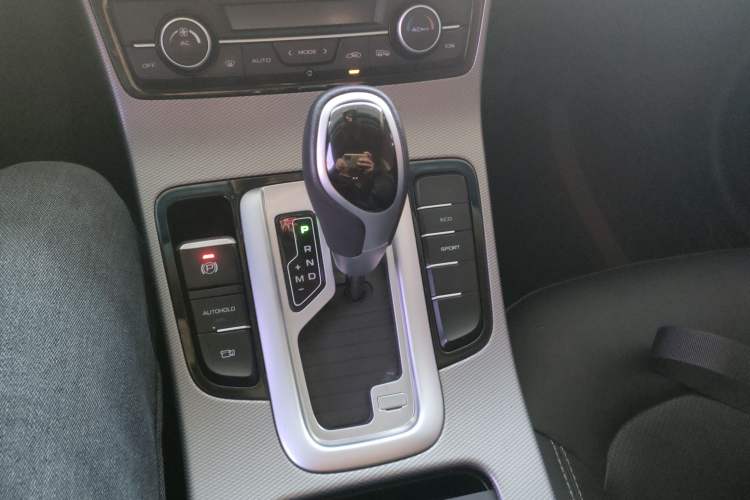 Used Geely Auto Emgrand GL 2017 1.8L DCT Elite Model
