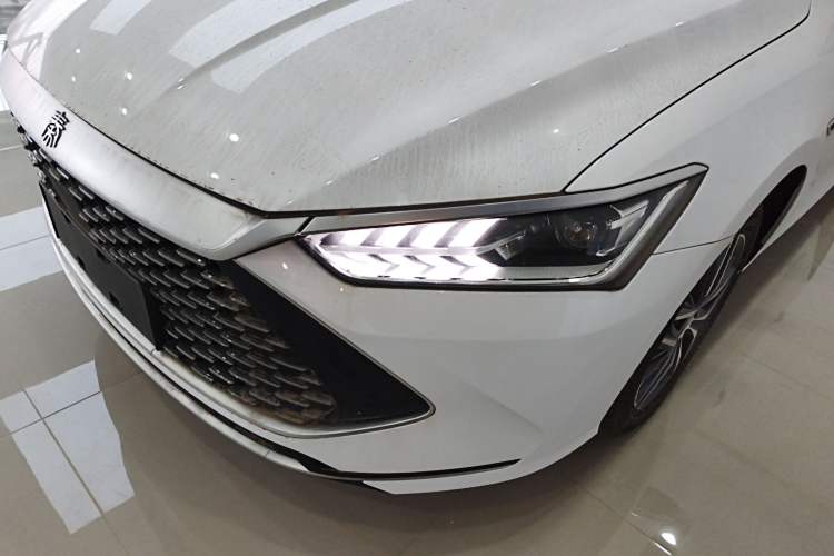 Used BYD Qin PLUS 2024 HONOR Edition DM-i 120KM Excellence Model
