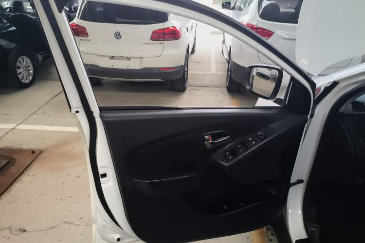 Used Hyundai ix35 2015 2.0L Automatic 2WD Comfort Edition China V Standard
