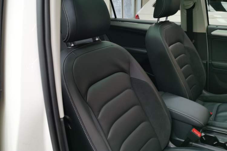 Used Volkswagen Tiguan L 2017 380TSI Automatic All-Wheel-Drive Luxury Edition
