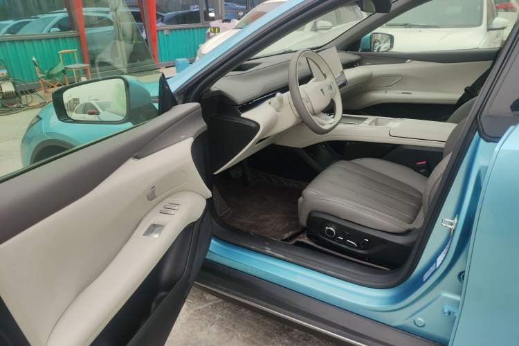 Used  L07 2024 230Max Qiankun Intelligent Driving ADS SE Range-Extended Version
